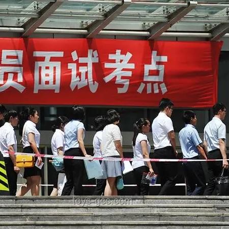 高考场上遇作弊，是否举报需权衡